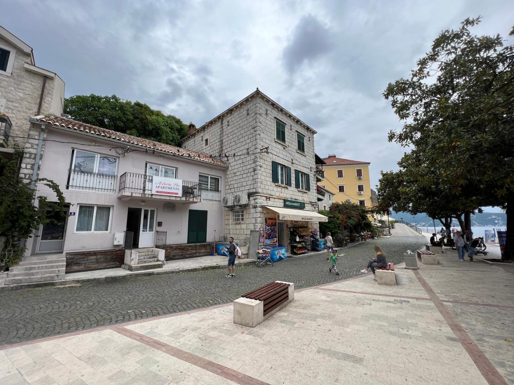 Apartments Astoria Hn Herceg Novi Exterior photo