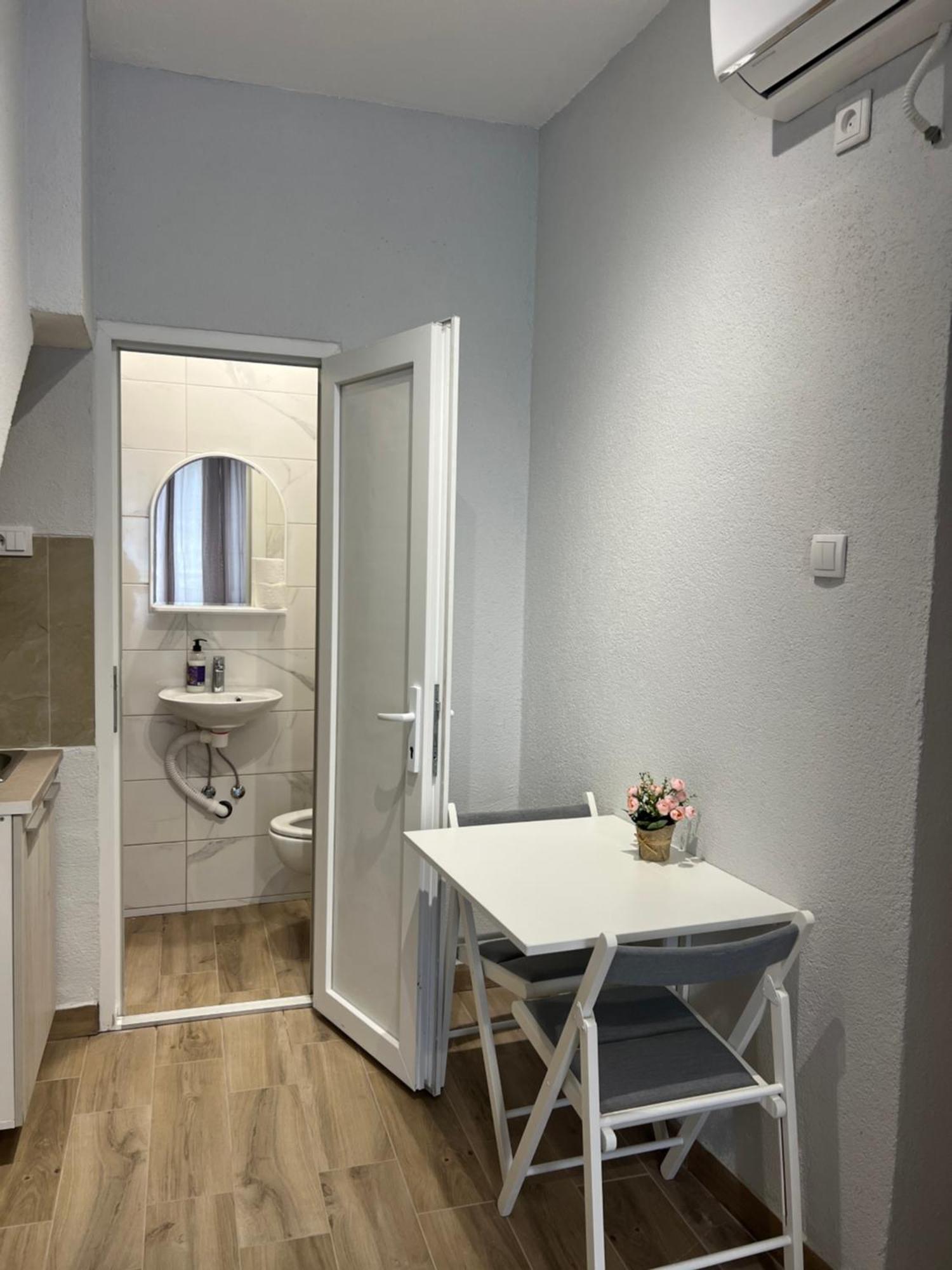 Apartments Astoria Hn Herceg Novi Exterior photo