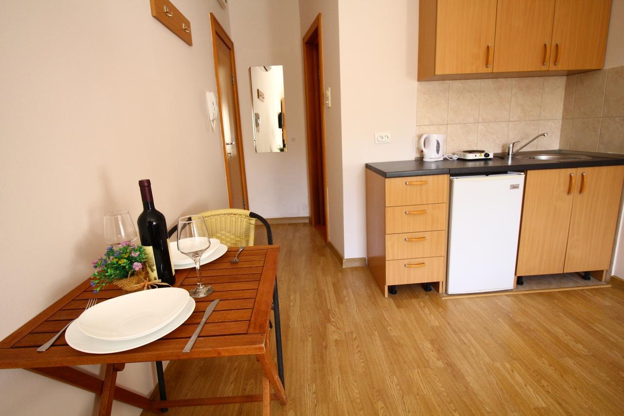 Apartments Astoria Hn Herceg Novi Exterior photo